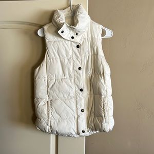 White Old Navy Puffer Vest